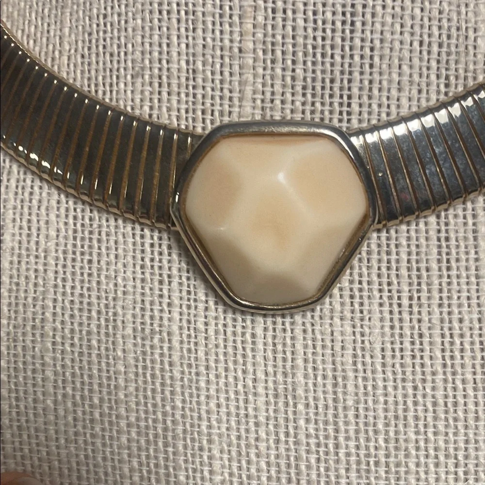 90s Elegant Gold and Cream Collar Necklace